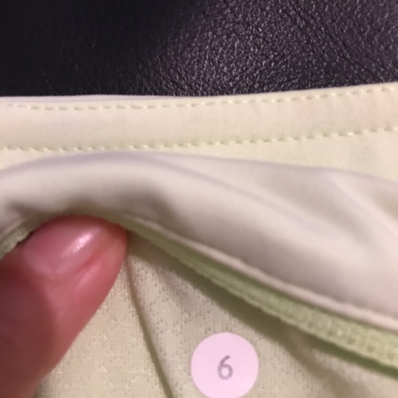 Lululemon Tennis yoga skirt size 6 tall/long - Picture 3 of 5